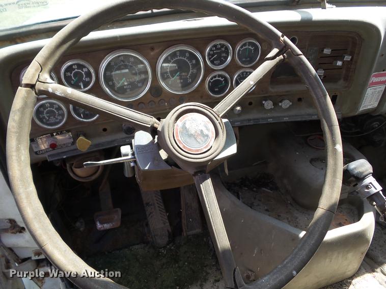 image for item DZ9403 1979 GMC C64 grain truck