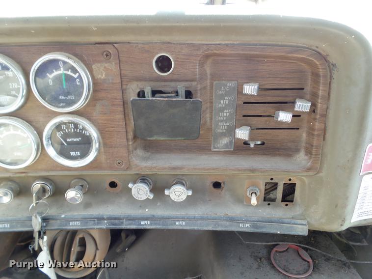 image for item DZ9403 1979 GMC C64 grain truck