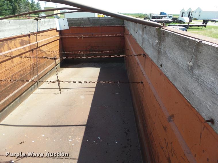 image for item DZ9403 1979 GMC C64 grain truck