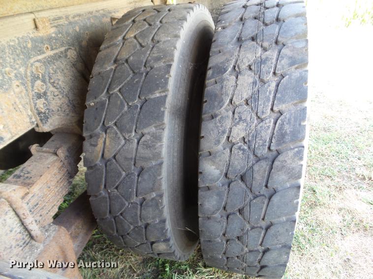 image for item DZ9403 1979 GMC C64 grain truck