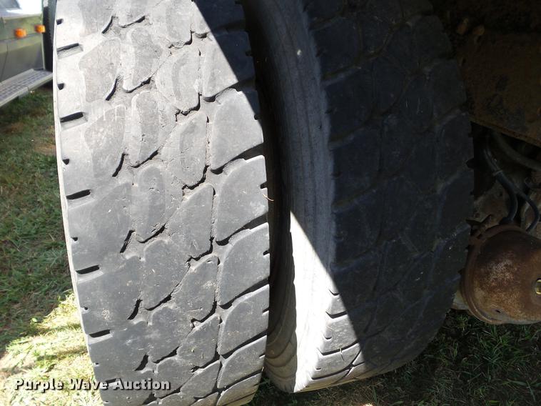 image for item DZ9403 1979 GMC C64 grain truck