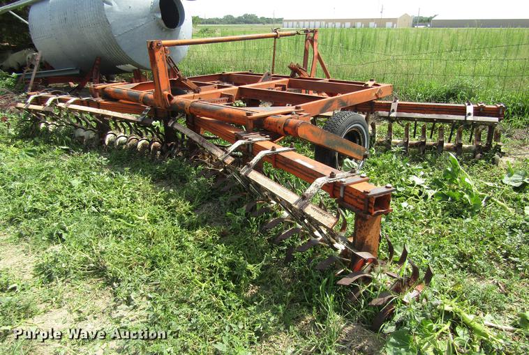 Rotary picker in Hays, KS | Item EH9268 sold | Purple Wave