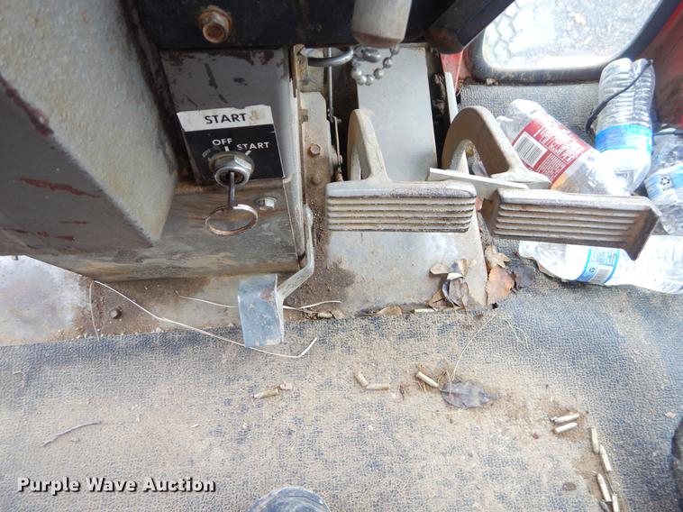 image for item EK9600 Massey Ferguson 1085 tractor