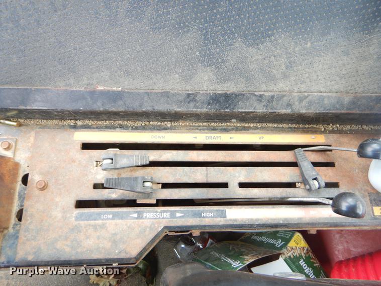 image for item EK9600 Massey Ferguson 1085 tractor