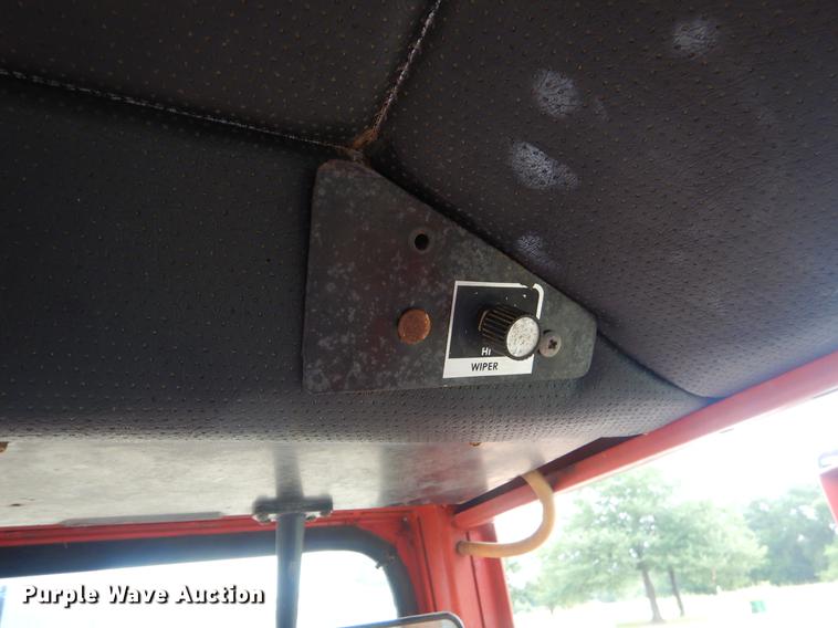 image for item EK9600 Massey Ferguson 1085 tractor