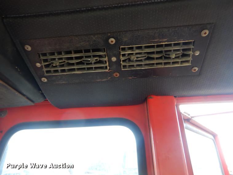 image for item EK9600 Massey Ferguson 1085 tractor