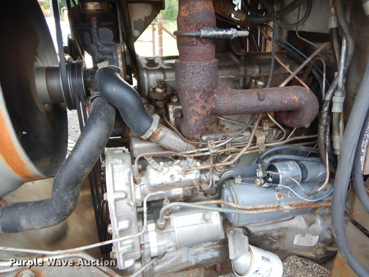 image for item EK9600 Massey Ferguson 1085 tractor