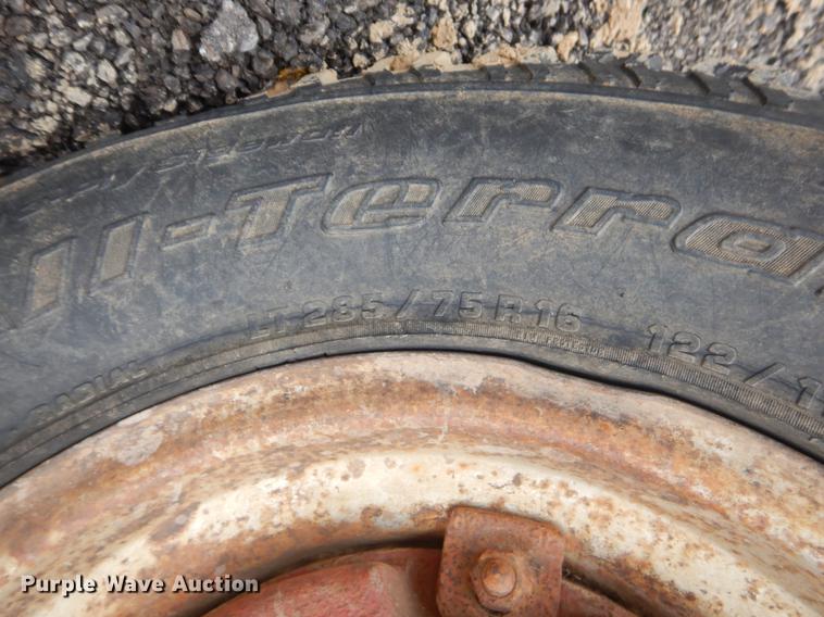 image for item EK9600 Massey Ferguson 1085 tractor