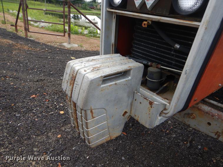 image for item EK9600 Massey Ferguson 1085 tractor