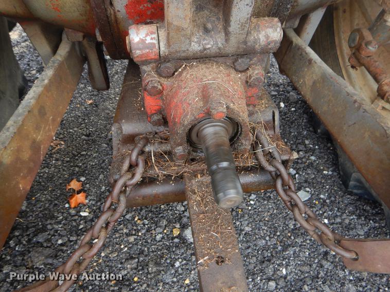 image for item EK9600 Massey Ferguson 1085 tractor