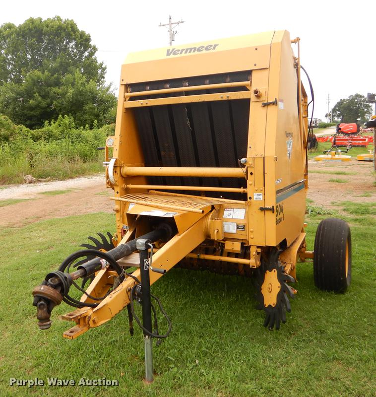 image for item EK9665 1997 Vermeer 504 Super I round baler
