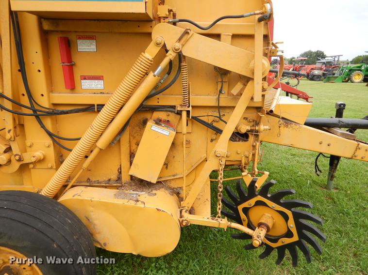 image for item EK9665 1997 Vermeer 504 Super I round baler
