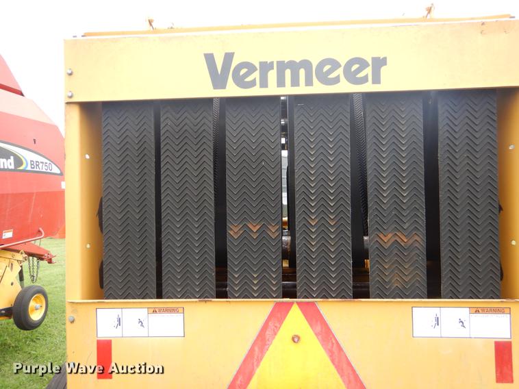 image for item EK9665 1997 Vermeer 504 Super I round baler