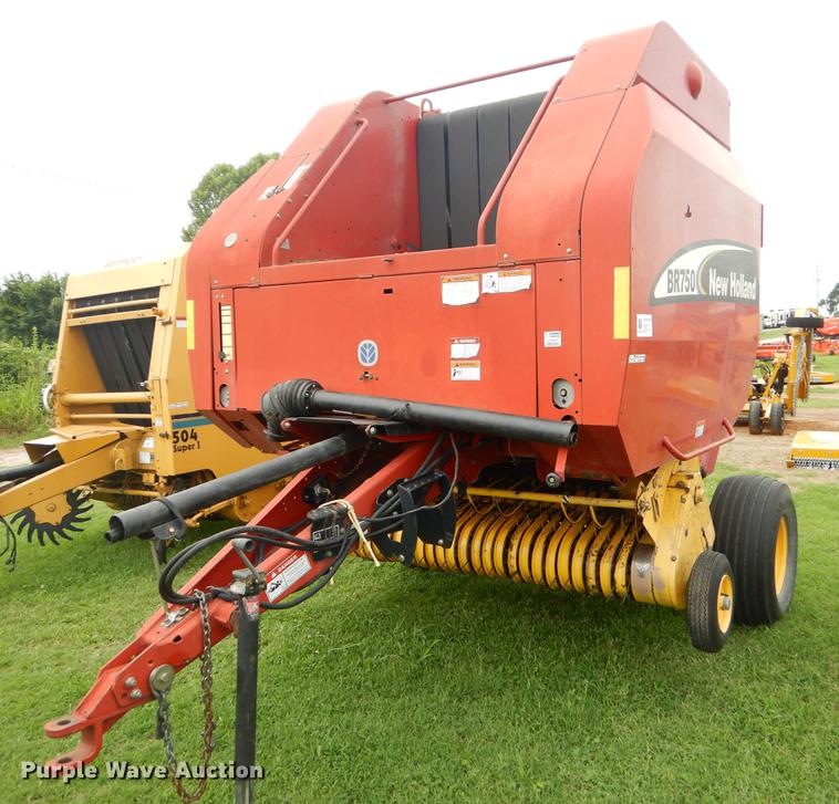 image for item EK9666 2003 New Holland BR750 round baler