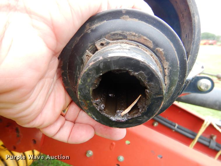 image for item EK9666 2003 New Holland BR750 round baler