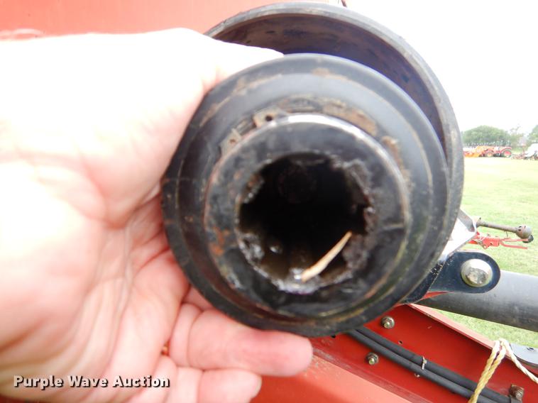 image for item EK9666 2003 New Holland BR750 round baler