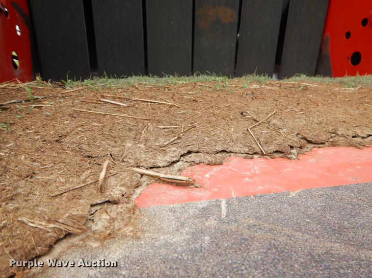 image for item EK9666 2003 New Holland BR750 round baler