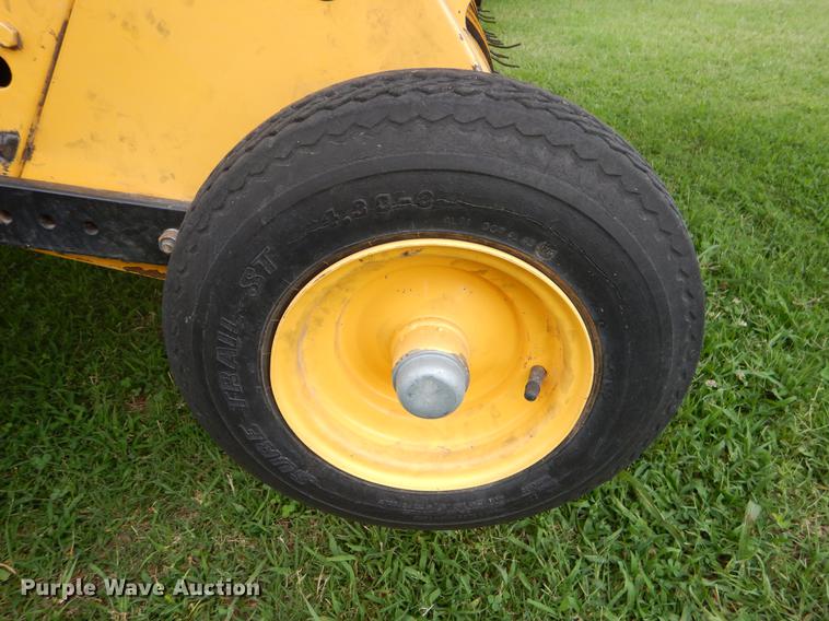 image for item EK9666 2003 New Holland BR750 round baler