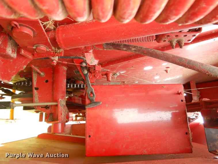 image for item EK9666 2003 New Holland BR750 round baler