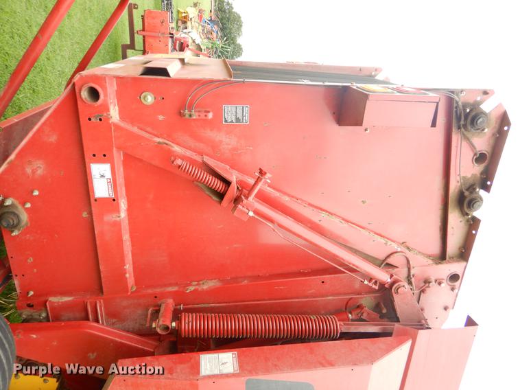 image for item EK9666 2003 New Holland BR750 round baler