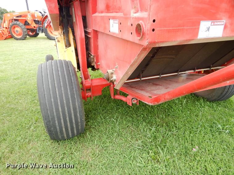 image for item EK9666 2003 New Holland BR750 round baler
