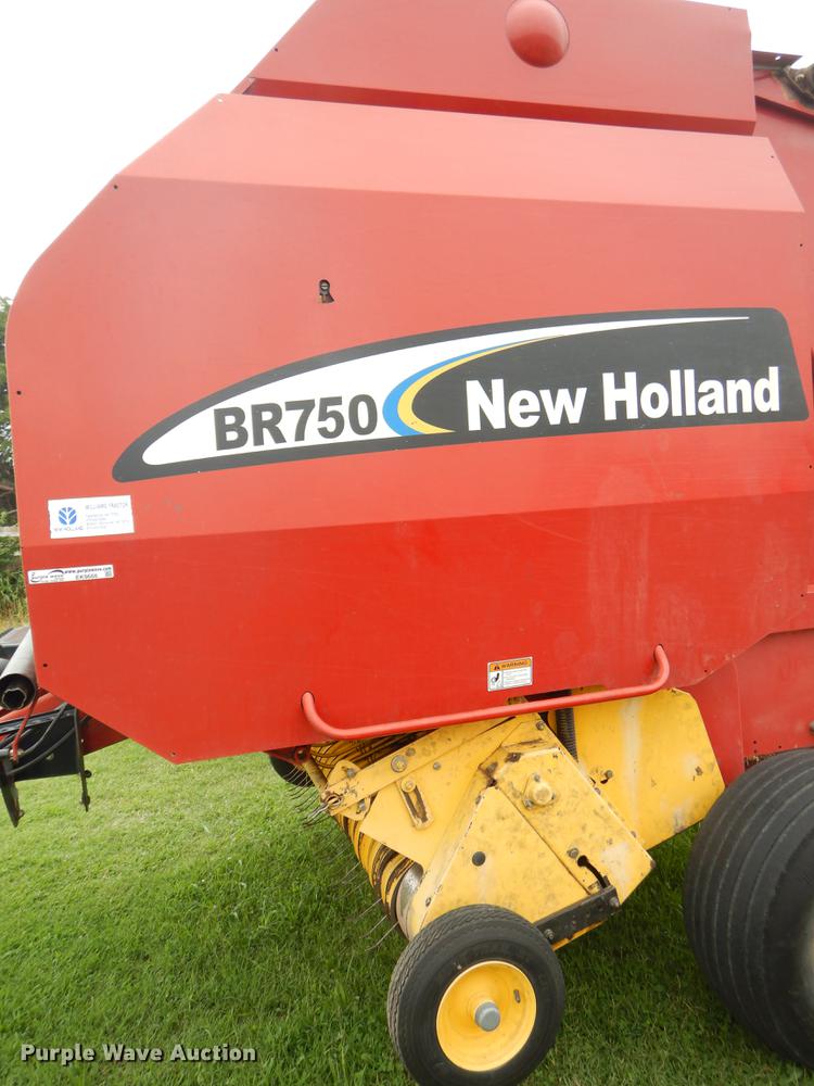 image for item EK9666 2003 New Holland BR750 round baler