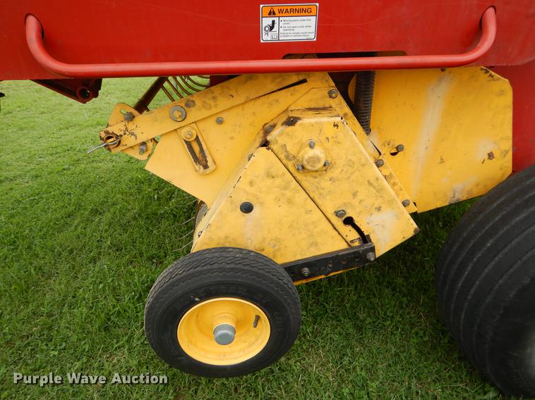 image for item EK9666 2003 New Holland BR750 round baler