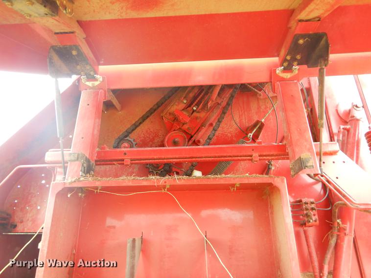 image for item EK9666 2003 New Holland BR750 round baler