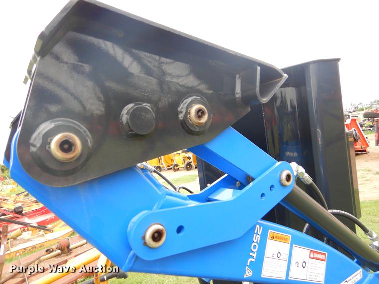 image for item EK9675 2015 New Holland 250TLA loader