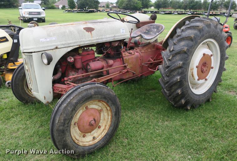 image for item EK9678 Ford tractor