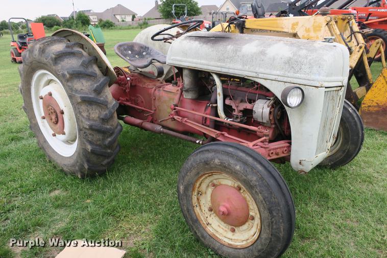 image for item EK9678 Ford tractor