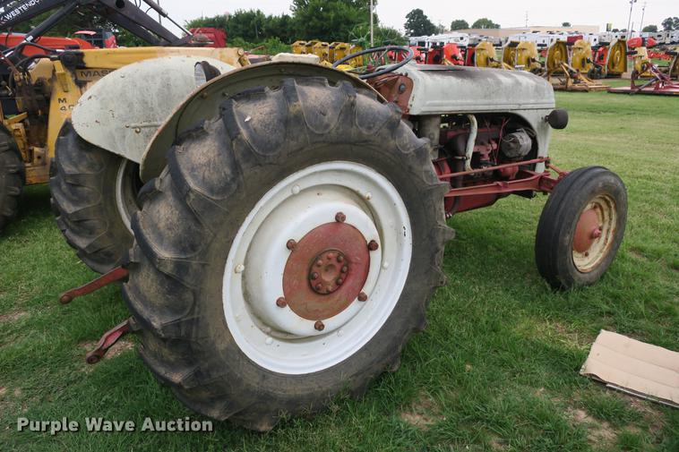 image for item EK9678 Ford tractor