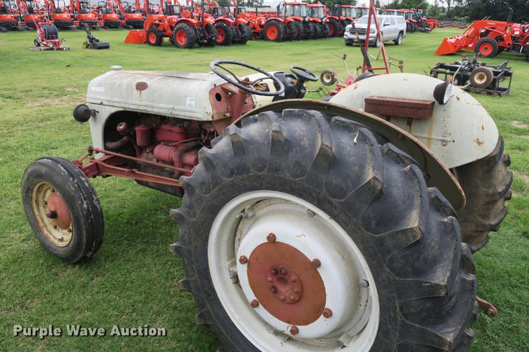 image for item EK9678 Ford tractor