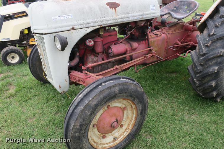 image for item EK9678 Ford tractor