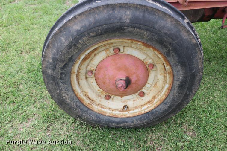 image for item EK9678 Ford tractor