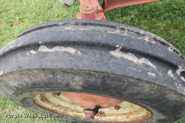 image for item EK9678 Ford tractor