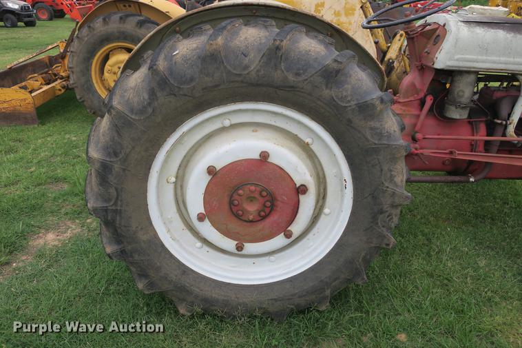 image for item EK9678 Ford tractor