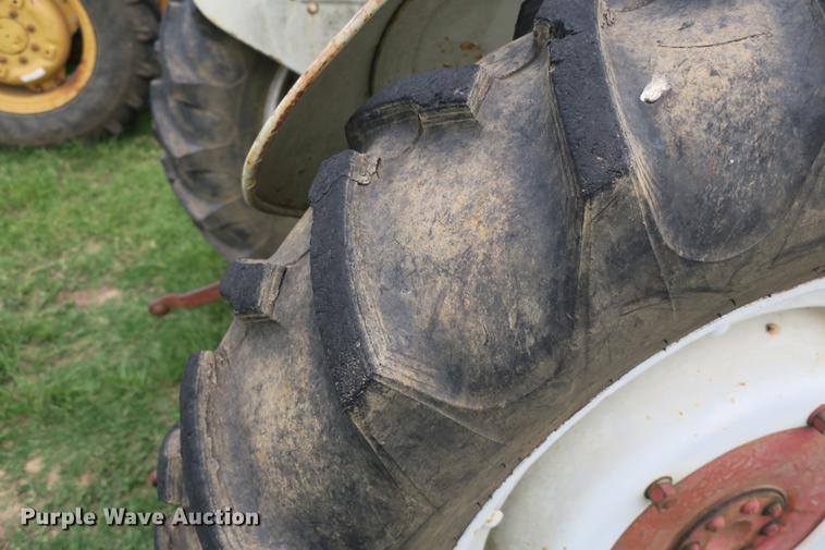 image for item EK9678 Ford tractor