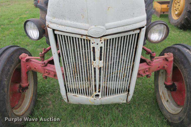image for item EK9678 Ford tractor