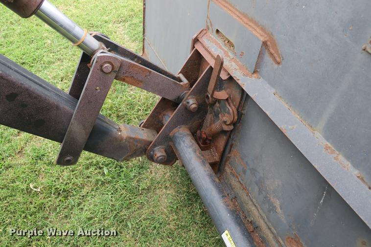 image for item EK9680 2002 Kubota M9000 MFWD Low Profile tractor