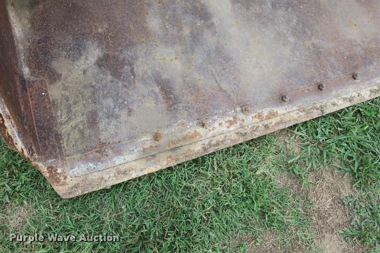 image for item EK9680 2002 Kubota M9000 MFWD Low Profile tractor