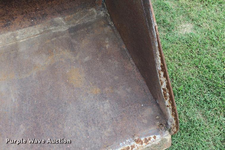 image for item EK9680 2002 Kubota M9000 MFWD Low Profile tractor