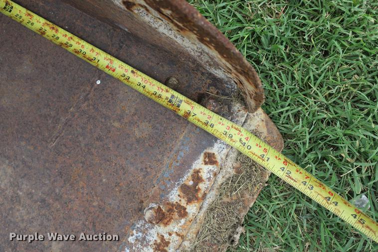 image for item EK9680 2002 Kubota M9000 MFWD Low Profile tractor