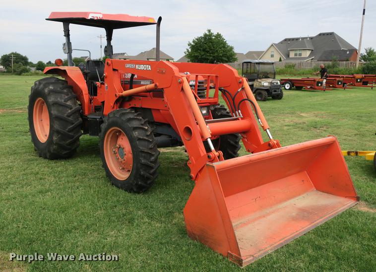 image for item EK9681 2004 Kubota M8200 MFWD tractor