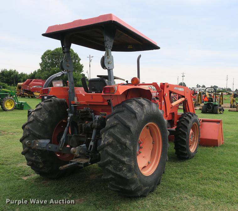 image for item EK9681 2004 Kubota M8200 MFWD tractor