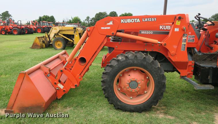 image for item EK9681 2004 Kubota M8200 MFWD tractor