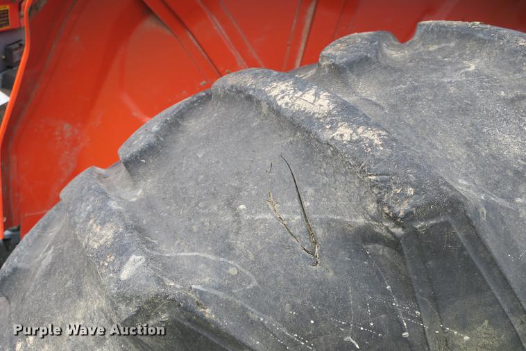 image for item EK9681 2004 Kubota M8200 MFWD tractor