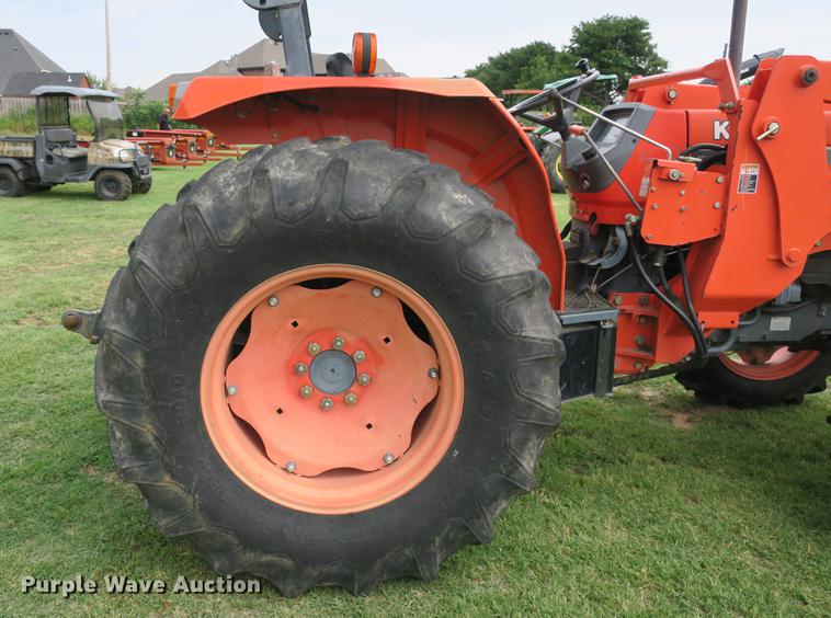 image for item EK9681 2004 Kubota M8200 MFWD tractor
