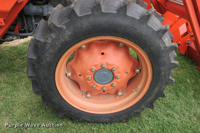 image for item EK9681 2004 Kubota M8200 MFWD tractor