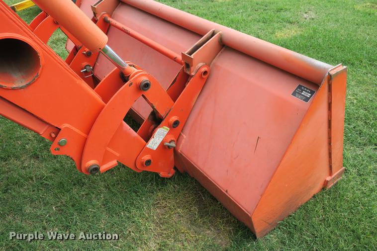 image for item EK9681 2004 Kubota M8200 MFWD tractor